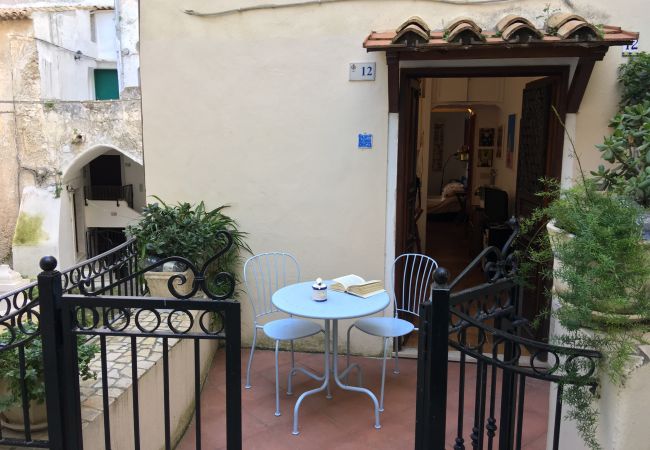 Appartamento a Sperlonga - Grazioso bilocale nel centro storico Appartamento a Sperlonga - Grazioso bilocale nel centro storico