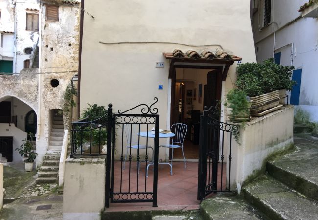 Appartamento a Sperlonga - Grazioso bilocale nel centro storico Appartamento a Sperlonga - Grazioso bilocale nel centro storico