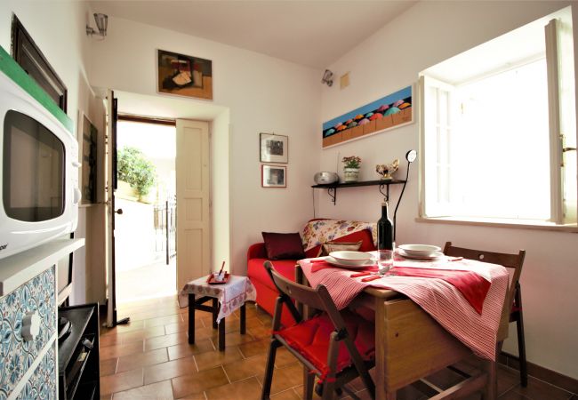 Appartamento a Sperlonga - Grazioso bilocale nel centro storico Appartamento a Sperlonga - Grazioso bilocale nel centro storico
