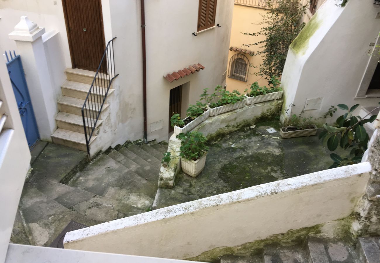 Appartamento a Sperlonga - Grazioso bilocale nel centro storico