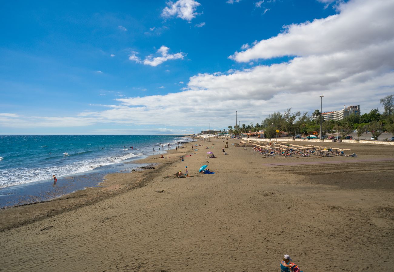 Casa a San Bartolomé de Tirajana - Las Adelfas South Beach 1 by CanariasGetaway