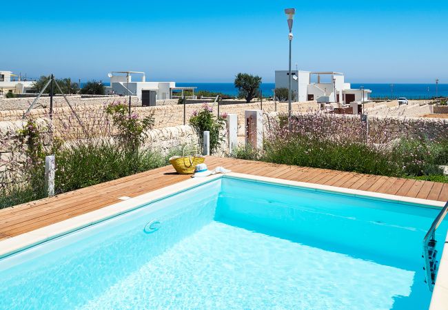Villa a Noto - Villa con piscina fronte mare a Marzamemi, Sicily - Palma - 8 pax Villa a Noto - Villa con piscina fronte mare a Marzamemi, Sicily - Palma - 8 pax