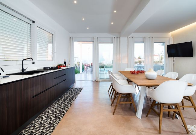 Villa a Noto - Villa con piscina fronte mare a Marzamemi, Sicily - Palma - 8 pax Villa a Noto - Villa con piscina fronte mare a Marzamemi, Sicily - Palma - 8 pax