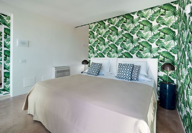 Villa a Noto - Villa con piscina fronte mare a Marzamemi, Sicily - Palma - 8 pax Villa a Noto - Villa con piscina fronte mare a Marzamemi, Sicily - Palma - 8 pax