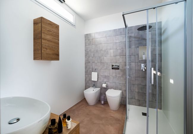 Villa a Noto - Villa con piscina fronte mare a Marzamemi, Sicily - Palma - 8 pax Villa a Noto - Villa con piscina fronte mare a Marzamemi, Sicily - Palma - 8 pax