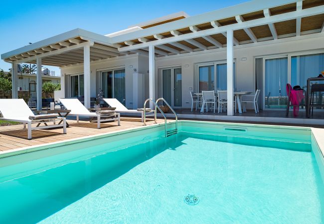 Villa a Noto - Villa fronte mare con piscina a Marzamemi, Sicily  - Fico d'India, 8 pax Villa a Noto - Villa fronte mare con piscina a Marzamemi, Sicily  - Fico d'India, 8 pax