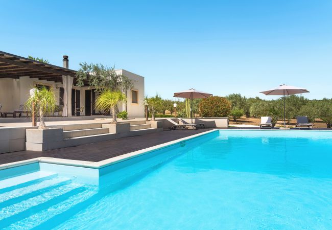 Villa a Noto - Villa di campagna con piscina a Noto, Sicily