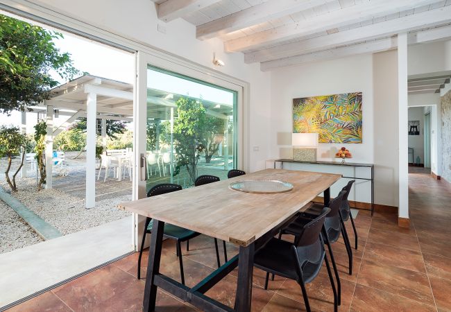 Villa a Ispica - Villa fronte mare a Porto Ulisse, Ispica, Sicily  Villa a Ispica - Villa fronte mare a Porto Ulisse, Ispica, Sicily