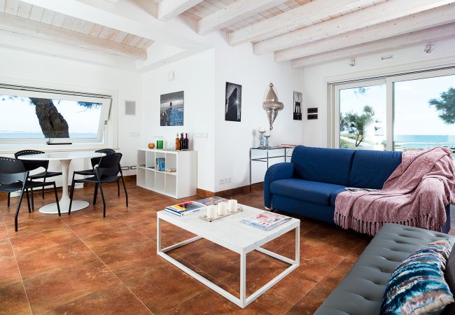 Villa a Ispica - Villa fronte mare a Porto Ulisse, Ispica, Sicily  Villa a Ispica - Villa fronte mare a Porto Ulisse, Ispica, Sicily