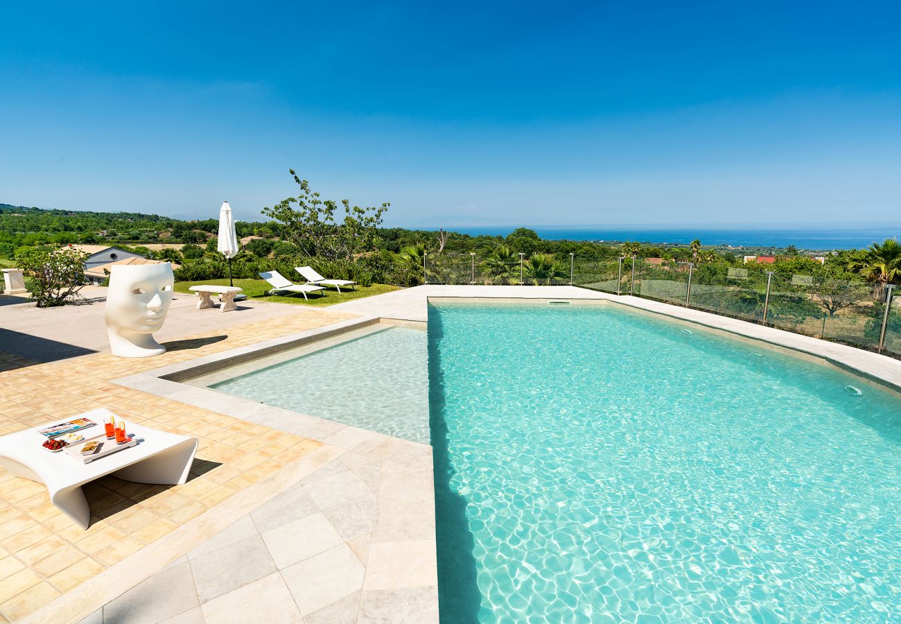 Villa a Zafferana Etnea - Villa con piscina, wellness e campo da calcetto privati - 8 pax