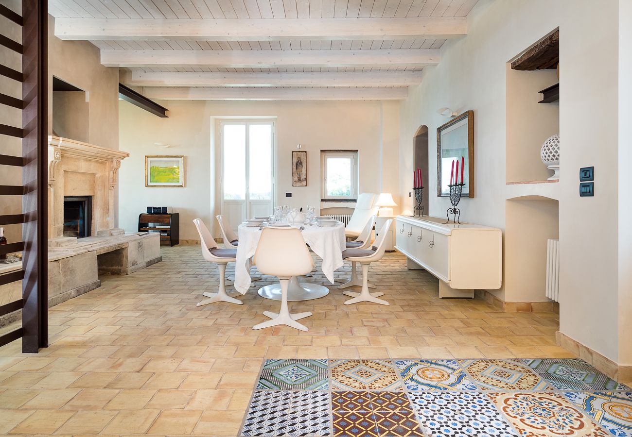 Villa a Zafferana Etnea - Villa con piscina, wellness e campo da calcetto privati - 8 pax