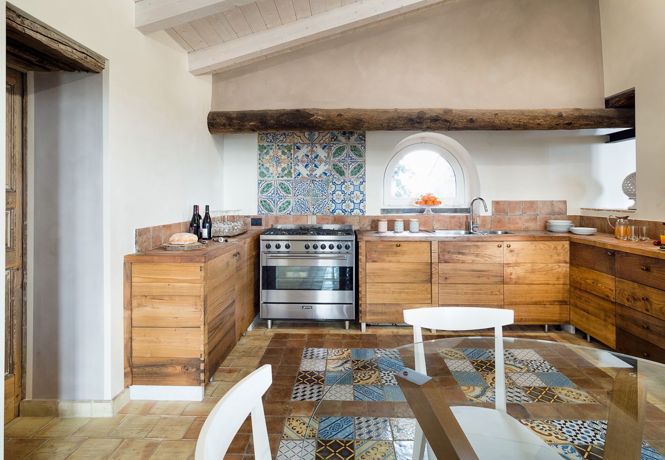 Villa a Zafferana Etnea - Villa con piscina, wellness e campo da calcetto privati - 8 pax