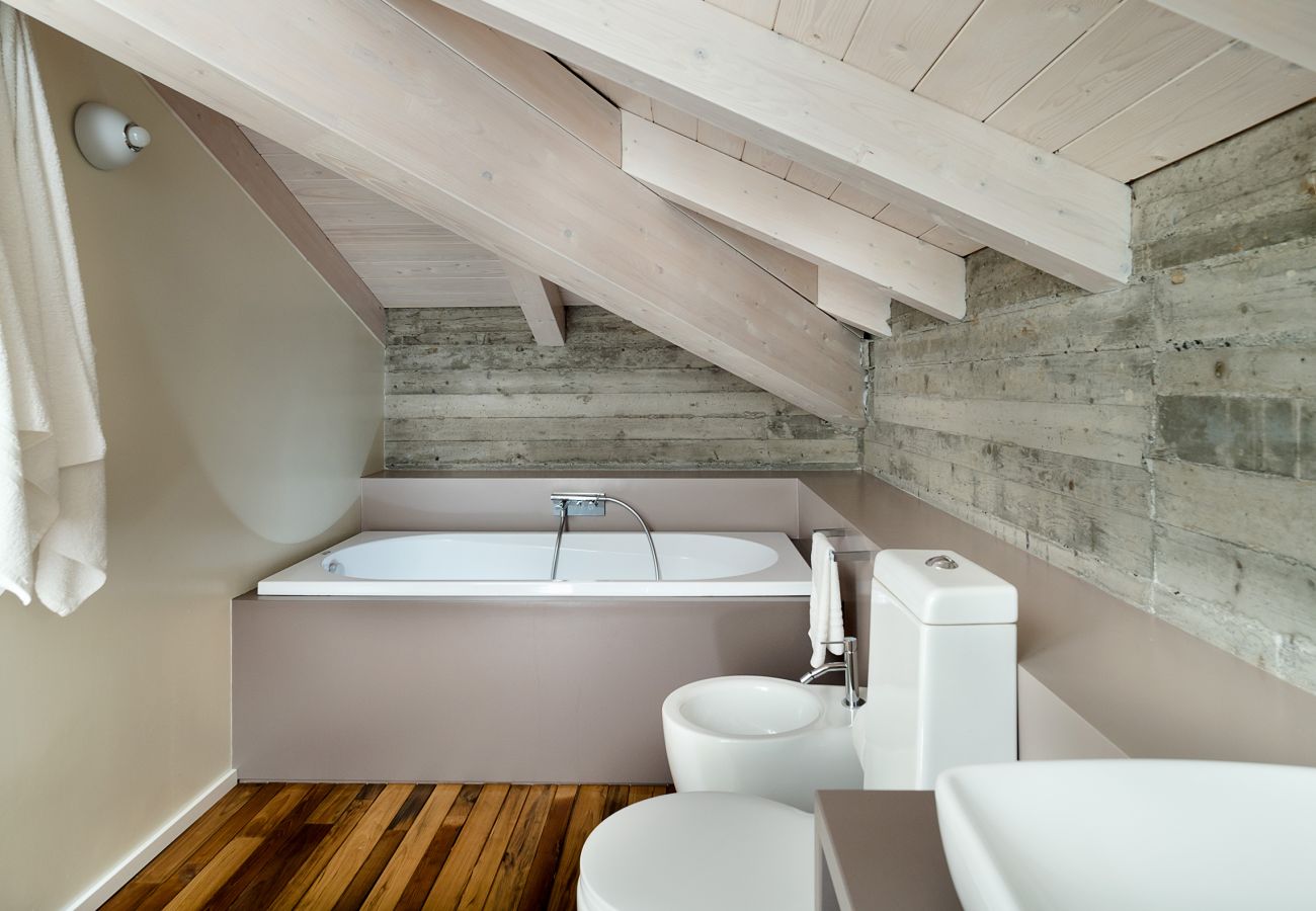 Villa a Zafferana Etnea - Villa con piscina, wellness e campo da calcetto privati - 8 pax