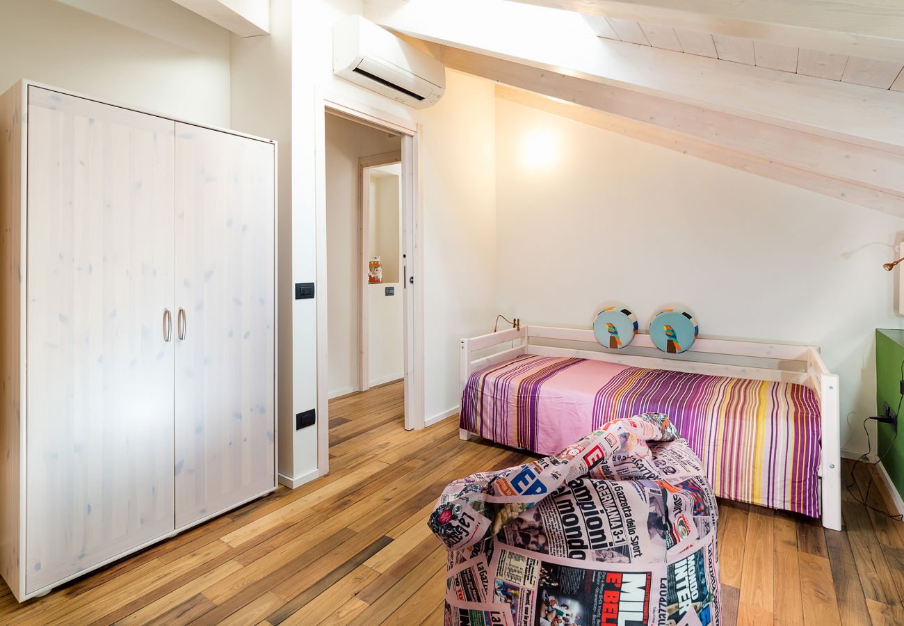 Villa a Zafferana Etnea - Villa con piscina, wellness e campo da calcetto privati - 8 pax