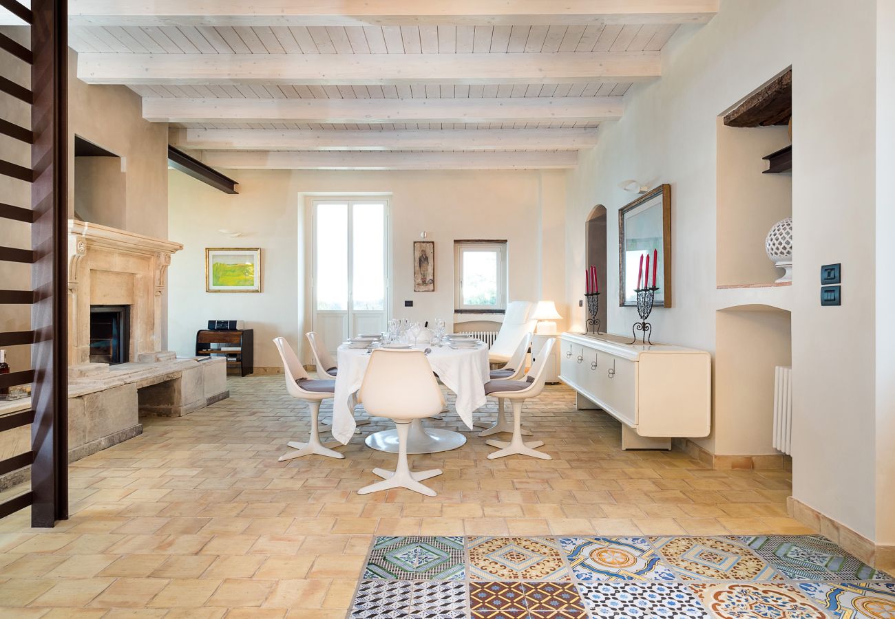 Villa a Zafferana Etnea - Villa con piscina, wellness e campo da calcetto privati - 8 pax