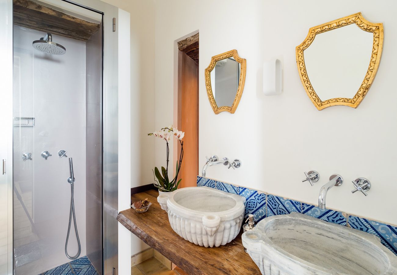 Villa a Zafferana Etnea - Villa con piscina, wellness e campo da calcetto privati - 8 pax