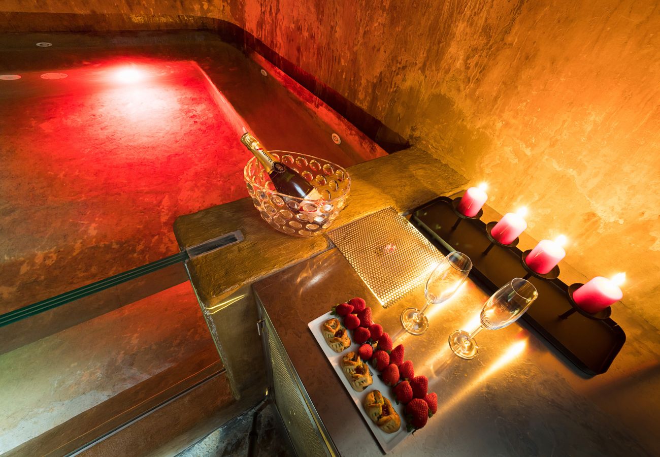 Villa a Zafferana Etnea - Villa con piscina, wellness e campo da calcetto privati - 8 pax