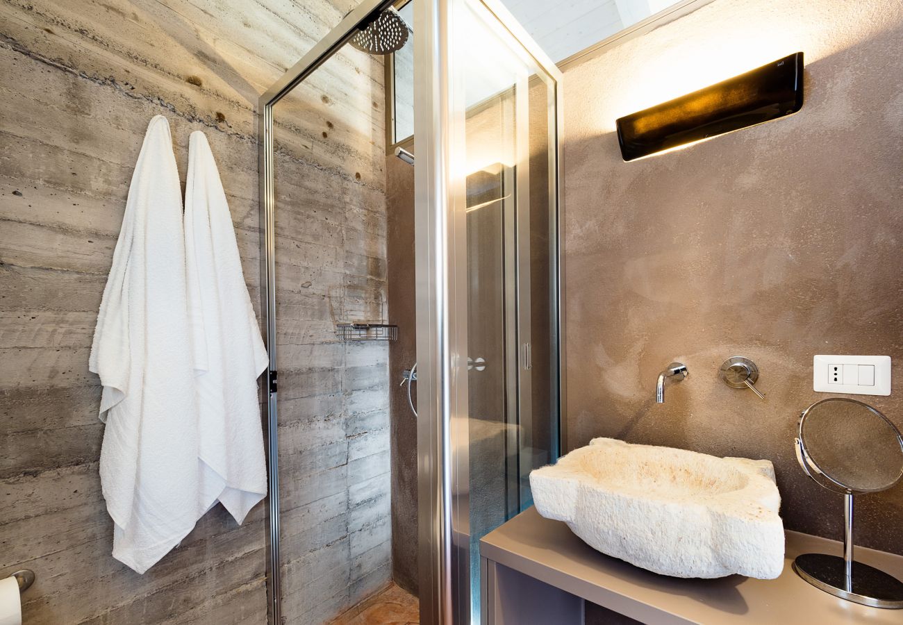 Villa a Zafferana Etnea - Villa con piscina, wellness e campo da calcetto privati - 8 pax