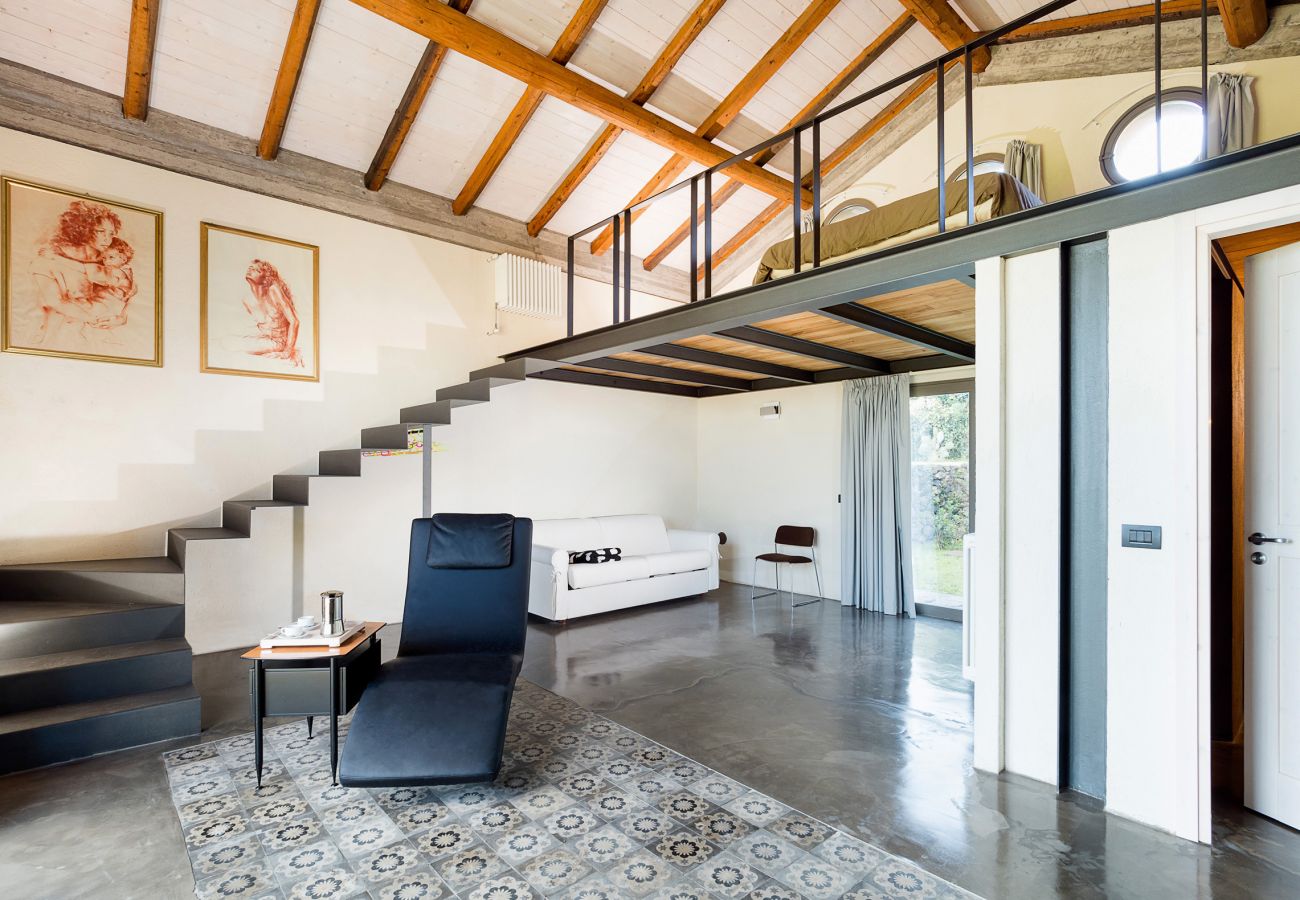 Villa a Zafferana Etnea - Villa con piscina, wellness e campo da calcetto privati - 8 pax