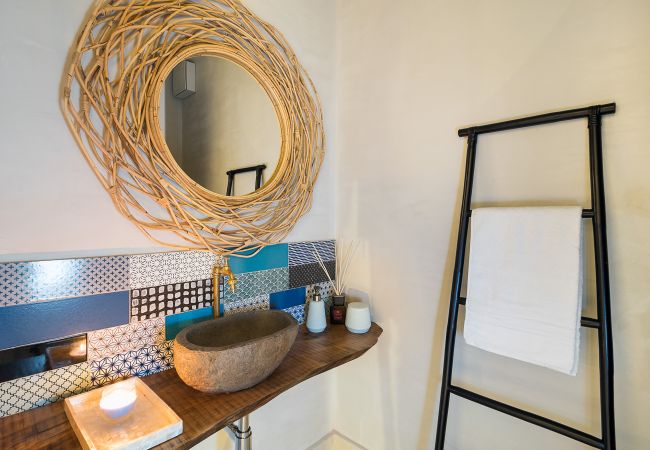 Villa a Scicli - Villa esclusiva con piscina, cucina esterna, Scicli, Sicilia - 12 pax Villa a Scicli - Villa esclusiva con piscina, cucina esterna, Scicli, Sicilia - 12 pax