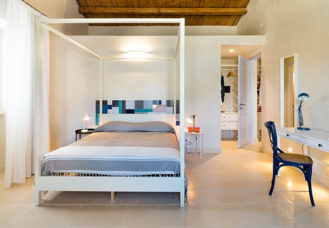 Villa a Scicli - Villa esclusiva con piscina, cucina esterna, Scicli, Sicilia - 12 pax Villa a Scicli - Villa esclusiva con piscina, cucina esterna, Scicli, Sicilia - 12 pax