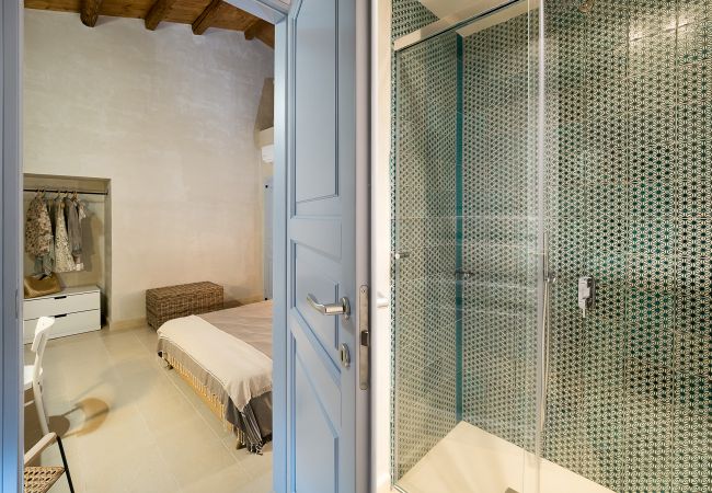 Villa a Scicli - Villa esclusiva con piscina, cucina esterna, Scicli, Sicilia - 12 pax Villa a Scicli - Villa esclusiva con piscina, cucina esterna, Scicli, Sicilia - 12 pax