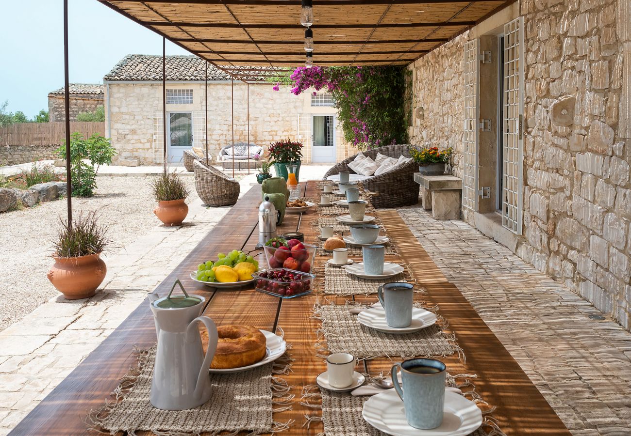 Villa a Scicli - Villa esclusiva con piscina, cucina esterna, Scicli, Sicilia - 12 pax
