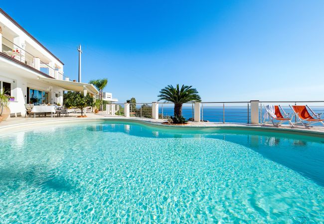 Villa a Taormina - Villa con piscina e vista mare, vicino Taormina, Sicily Villa a Taormina - Villa con piscina e vista mare, vicino Taormina, Sicily
