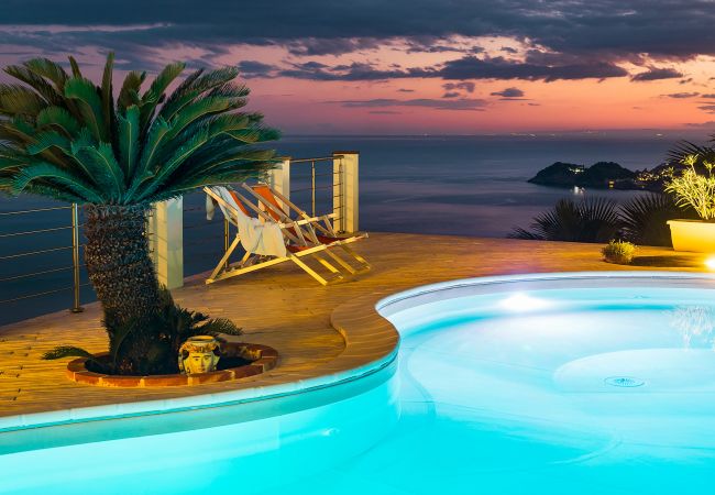 Villa a Taormina - Villa con piscina e vista mare, vicino Taormina, Sicily Villa a Taormina - Villa con piscina e vista mare, vicino Taormina, Sicily