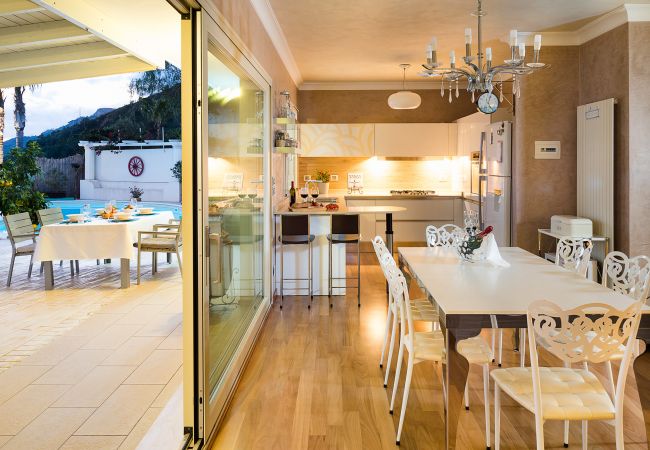 Villa a Taormina - Villa con piscina e vista mare, vicino Taormina, Sicily Villa a Taormina - Villa con piscina e vista mare, vicino Taormina, Sicily