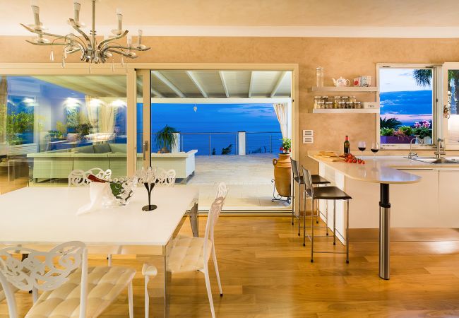 Villa a Taormina - Villa con piscina e vista mare, vicino Taormina, Sicily Villa a Taormina - Villa con piscina e vista mare, vicino Taormina, Sicily