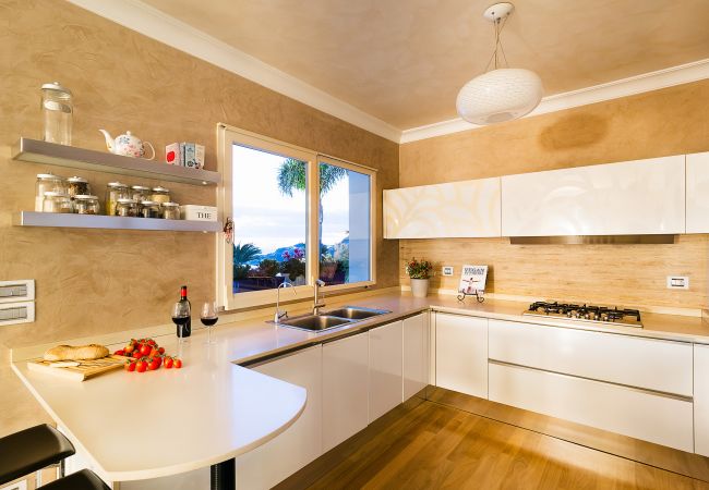 Villa a Taormina - Villa con piscina e vista mare, vicino Taormina, Sicily Villa a Taormina - Villa con piscina e vista mare, vicino Taormina, Sicily