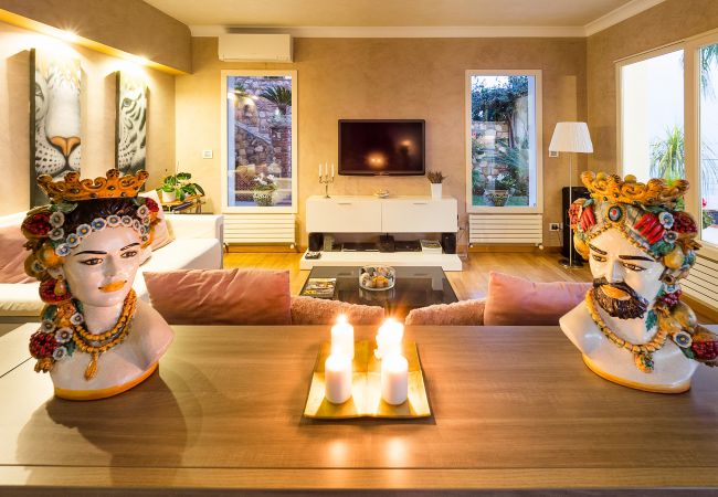 Villa a Taormina - Villa con piscina e vista mare, vicino Taormina, Sicily Villa a Taormina - Villa con piscina e vista mare, vicino Taormina, Sicily