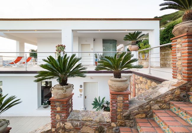 Villa a Taormina - Villa con piscina e vista mare, vicino Taormina, Sicily Villa a Taormina - Villa con piscina e vista mare, vicino Taormina, Sicily