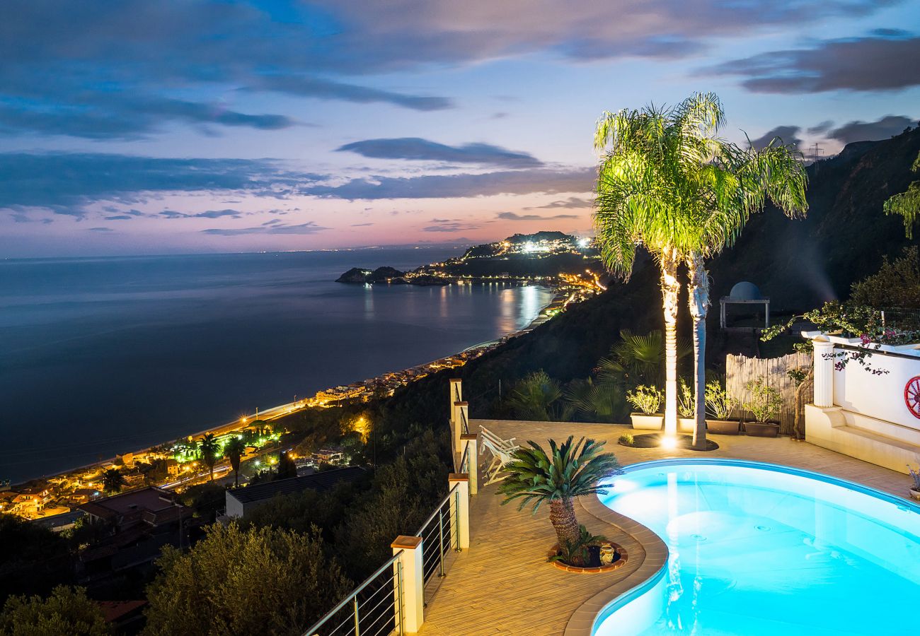 Villa a Taormina - Villa con vista strepitosa a Taormina, Sicily