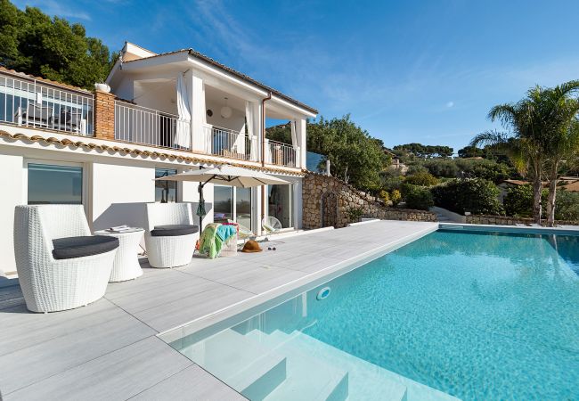 Villa a Licata - Villa di lusso al mare con piscina Villa a Licata - Villa di lusso al mare con piscina