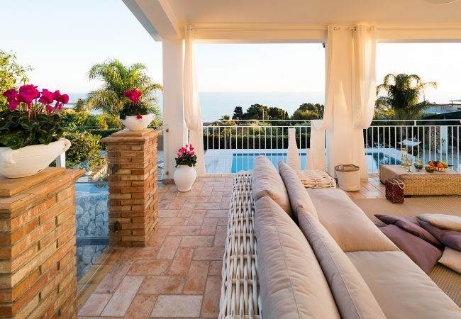 Villa a Licata - Villa di lusso al mare con piscina Villa a Licata - Villa di lusso al mare con piscina