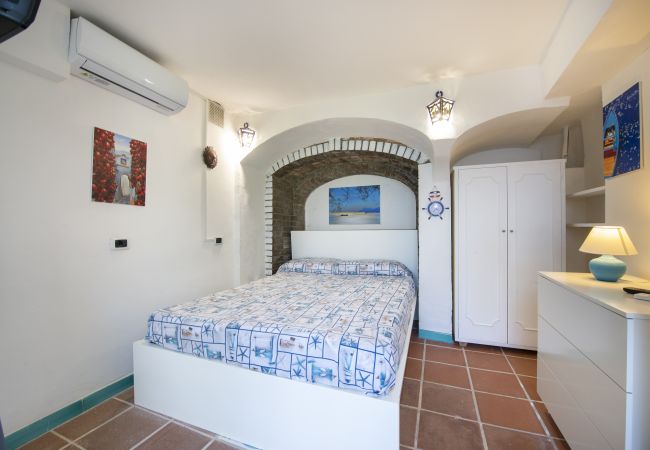 Villa a Praiano - Villa Albatros - Villa panoramica ideale per grandi gruppi Villa a Praiano - Villa Albatros - Villa panoramica ideale per grandi gruppi