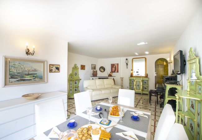 Villa a Praiano - Villa Albatros - Villa panoramica ideale per grandi gruppi Villa a Praiano - Villa Albatros - Villa panoramica ideale per grandi gruppi