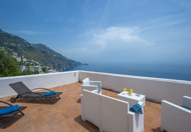 Villa a Praiano - Villa Albatros - Villa panoramica ideale per grandi gruppi Villa a Praiano - Villa Albatros - Villa panoramica ideale per grandi gruppi