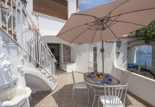 Villa a Praiano - Villa Albatros - Villa panoramica ideale per grandi gruppi Villa a Praiano - Villa Albatros - Villa panoramica ideale per grandi gruppi