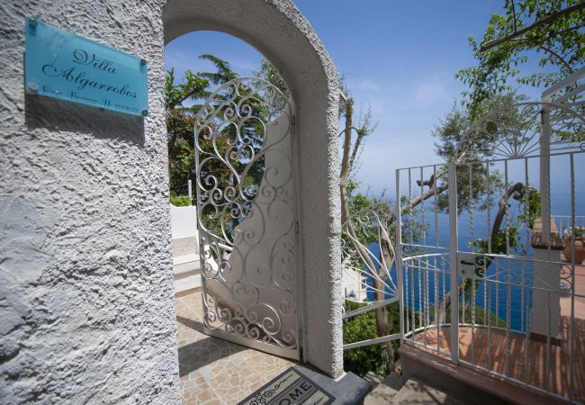 Villa a Praiano - Villa Albatros - Villa panoramica ideale per grandi gruppi Villa a Praiano - Villa Albatros - Villa panoramica ideale per grandi gruppi