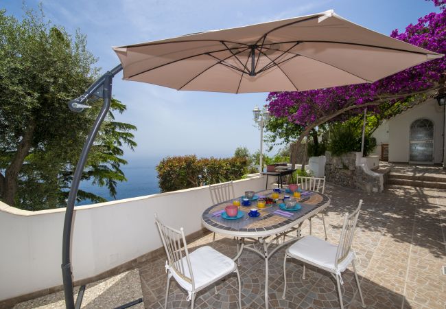 Villa a Praiano - Villa Albatros - Villa panoramica ideale per grandi gruppi Villa a Praiano - Villa Albatros - Villa panoramica ideale per grandi gruppi