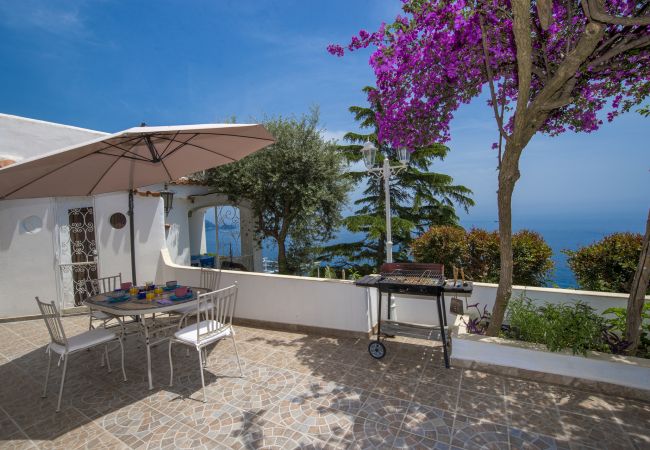 Villa a Praiano - Villa Albatros - Villa panoramica ideale per grandi gruppi Villa a Praiano - Villa Albatros - Villa panoramica ideale per grandi gruppi