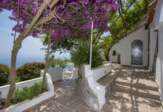 Villa a Praiano - Villa Albatros - Villa panoramica ideale per grandi gruppi Villa a Praiano - Villa Albatros - Villa panoramica ideale per grandi gruppi
