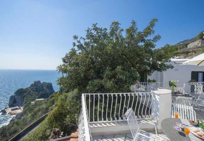 Appartamento a Conca dei Marini - Casa Giovannina - affascinante casa di pescatori con vista mozzafiato Appartamento a Conca dei Marini - Casa Giovannina - affascinante casa di pescatori con vista mozzafiato