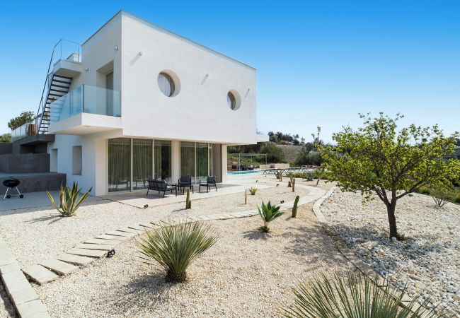 Villa a Avola - Lussuosa villa con piscina privata nei dintorni di Noto, Sicilia -9pax Villa a Avola - Lussuosa villa con piscina privata nei dintorni di Noto, Sicilia -9pax