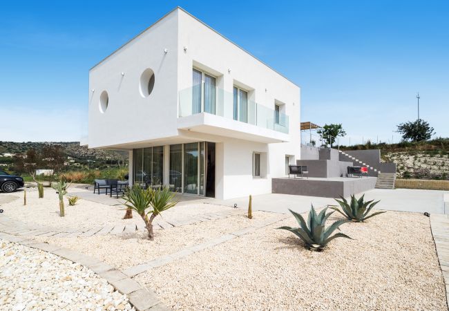 Villa a Avola - Lussuosa villa con piscina privata nei dintorni di Noto, Sicilia -9pax Villa a Avola - Lussuosa villa con piscina privata nei dintorni di Noto, Sicilia -9pax
