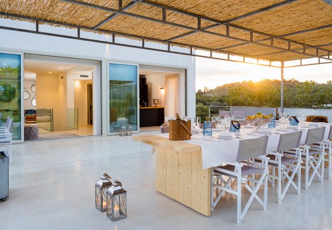 Villa a Avola - Lussuosa villa con piscina privata nei dintorni di Noto, Sicilia -9pax Villa a Avola - Lussuosa villa con piscina privata nei dintorni di Noto, Sicilia -9pax