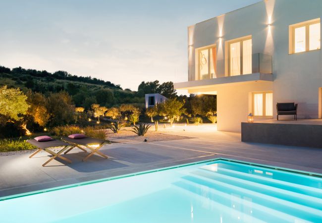 Villa a Avola - Lussuosa villa con piscina privata nei dintorni di Noto, Sicilia -9pax Villa a Avola - Lussuosa villa con piscina privata nei dintorni di Noto, Sicilia -9pax